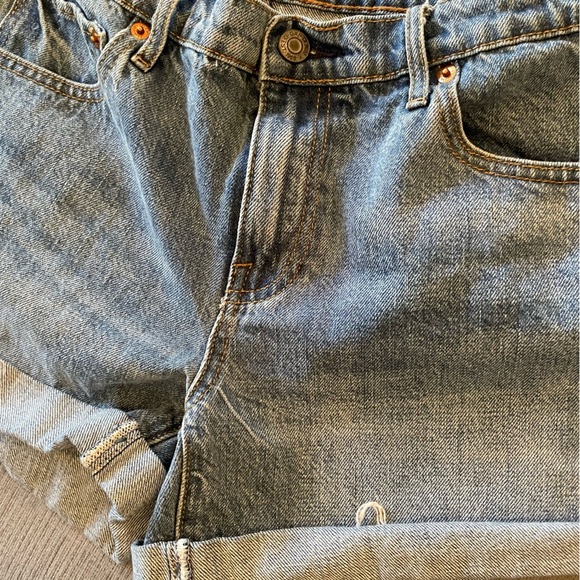 GAP 1969 Best Girlfriend Cuffed High Rise Denim Shorts Size 28R EUC - Picture 4 of 12